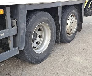 İmişlidə yük avtomobilinin hava balonu partladı: iki nəfər ağır yaralanıb