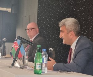 Britaniya səfiri: İnsan hüquqları ilə bağlı narahatlıqları Azərbaycanla məxfi müzakirə edirik