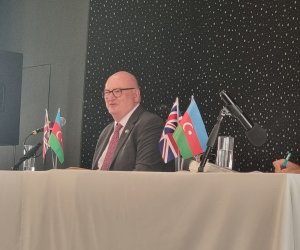 Böyük Britaniya Azərbaycanla vizasız rejim tətbiq edə bilərmi? - açıqlama