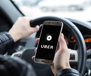 Sürücü hesablarını blokladığına görə "Uber"i 825 milyon avro cərimə gözləyir