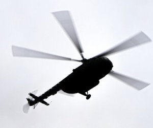 Вертолет МЧС РФ совершил жесткую посадку в реку в Сочи