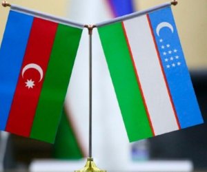 Azərbaycan və Özbəkistan arasında "Əbədi dostluq haqqında Müqavilə" imzalanıb