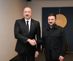Зеленский поблагодарил Алиева за поздравление с Днём независимости