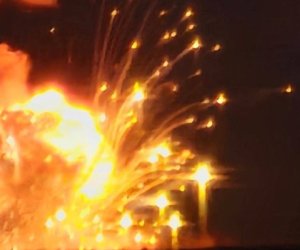 Возле Киева мощный взрыв, после вспыхнул масштабный пожар