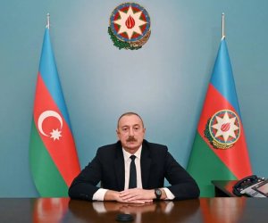 İlham Əliyev Qırğızıstan, Malayziya və Trinidad və Tobaqo liderlərini təbrik edib