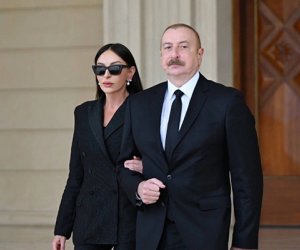 Əliyev xanımı ilə Qırğızıstana rəsmi səfərə gedib