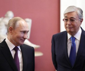Qasım-Jomart Tokayev və Vladimir Putin Bişkekdə görüşüb