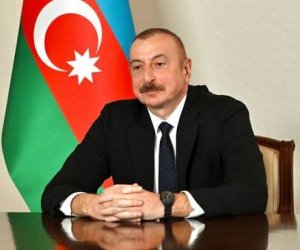 Əliyev "ŞƏT plyus" formatında iştirak etmək üçün Konqres Mərkəzinə gəlib