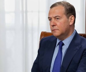 Medvedev Almaniyanın hərbi zavodlarına birbaşa zərbələr endirməyə çağırıb