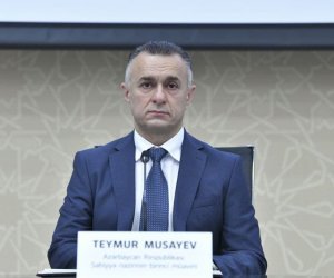 Nazirdən plastik cərrah olmayanlarla bağlı açıqlama