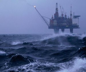 &laquo;Азнефть&raquo; усилила меры безопасности из-за ветреной погоды