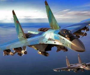 Над Россией столкнулись истребители