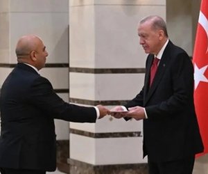 Rəşad Aslanov etimadnaməsini Ərdoğana təqdim edib