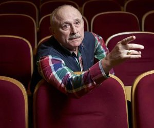 Скончался главный режиссер Русского драмтеатра Александр Шаровский