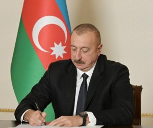 Prezident İlham Əliyev Aleksandr Şarovskinin vəfatı ilə bağlı nekroloq imzalayıb