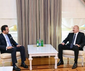 
Президент Ильхам Алиев принял генерального секретаря Совета мусульманских старейшин