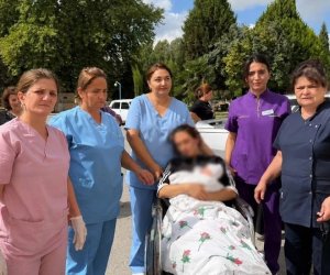 
Bərdədə xəstəxananın həyətində doğuş olub