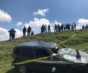 
В Гёйгёле перевернулся автомобиль, пострадали три человека