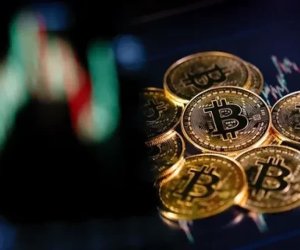 Bitcoin price falls below $76,000