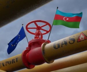 Фьючерсы на природный газ незначительно подешевели на бирже NYMEX