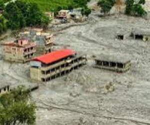 Nepalda torpaq sürüşməsi və daşqınlarda ölənlərin sayı 1 403-ə çatıb