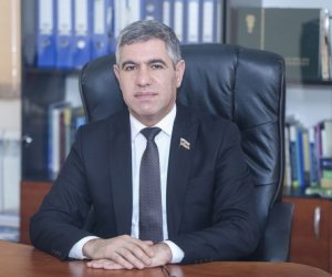 Bayramov dövlət satınalmalarında süni intellektdən istifadəni təklif edib