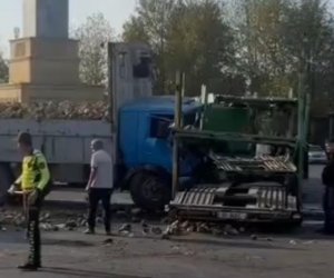 Yevlaxda yük maşınları toqquşub, xəsarət alan var