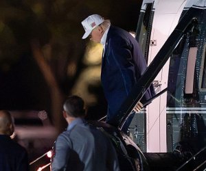 Дональд Трамп досрочно вернулся в Вашингтон