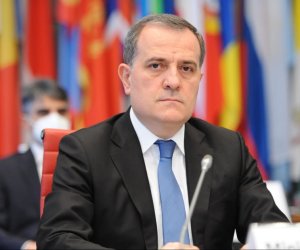 Ceyhun Bayramov ABŞ-yə səfər edib