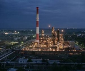 Остановился атакованный российский НПЗ