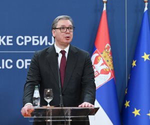 Вучич ушел в отставку с поста президента Сербии