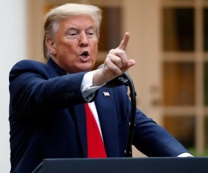 Верховный суд США разрешил Трампу депортировать мигрантов