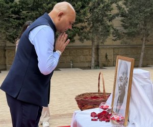 Hindistanın Azərbaycandakı Səfirliyi &ldquo;Gandhi Jayanti&rdquo; və Beynəlxalq Qeyri-Zorakılıq Gününü qeyd edib