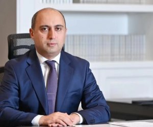 Nazir müəllimləri təbrik edib