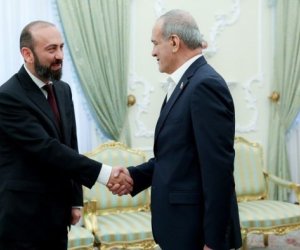 Pezeşkian və Mirzoyan TRIPP layihəsini müzakirə edib