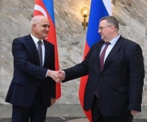 Mustafayev Rusiyada Rusiya rəsmiləri və işgüzar dairələrin nümayəndələri ilə görüşüb