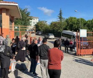 İstanbulda məktəbə hücum edən şagir 1 nəfəri öldürüb, 7 nəfəri yaralayıb