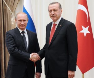 
Ərdoğan Putinlə Qara dənizdə naviqasiya təhlükəsizliyini müzakirə edib