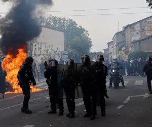 В Париже в ход пошли дубинки и слезоточивый газ