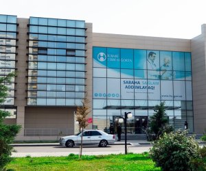 Abşeron xəstəxanasında baş həkimin müavini bıçaqlanıb, şübhəli saxlanılıb