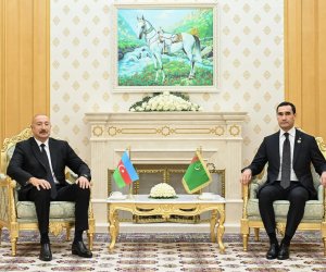 Əliyev və Sərdar Berdiməhəmmədov arasında görüş keçirilib
