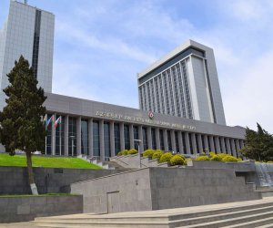Парламент рассмотрит 13 законопроектов