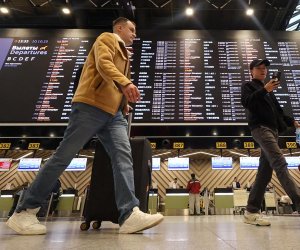 Москву атакуют дроны. В аэропортах задерживаются рейсы