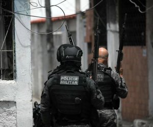 В Бразилии спецназ ликвидировал мужчину, захватившего 13 детей в заложники