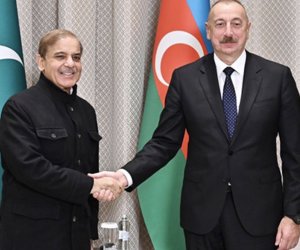 Премьер-министр Пакистана позвонил Президенту Азербайджана Ильхаму Алиеву