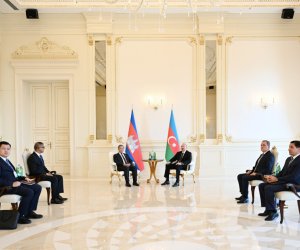 İlham Əliyev Kambocanın baş naziri ilə görüşüb