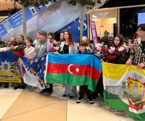Ukraynadan daha 30 uşaq reabilitasiya üçün Azərbaycana gətirilib