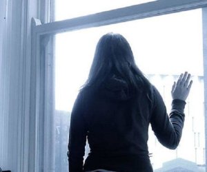 Sabunçuda psixotrop maddə qəbul edən şagird məktəbdə intihara cəhd edib