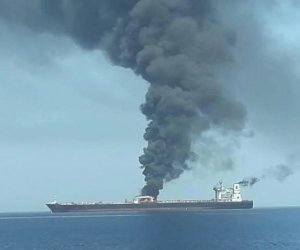 UKMTO: Hörmüz boğazında tanker atəşə tutulub
