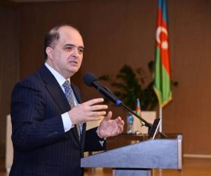 Rəşad Mahmudov elmi yaradıcılıq üçün icazə tələbinin ləğvini təklif edib